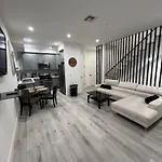 1Br Hollywood Townhouse
